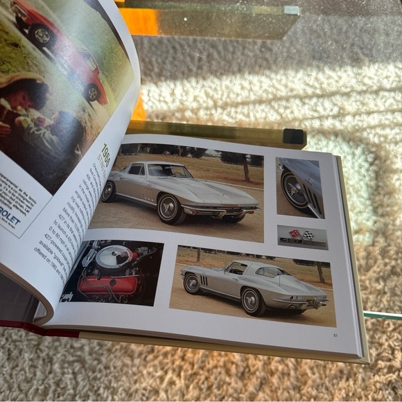 Corvette Classics by the Auto Editors of Consumers Guide Hardcover Very Good - Picture 6 of 11